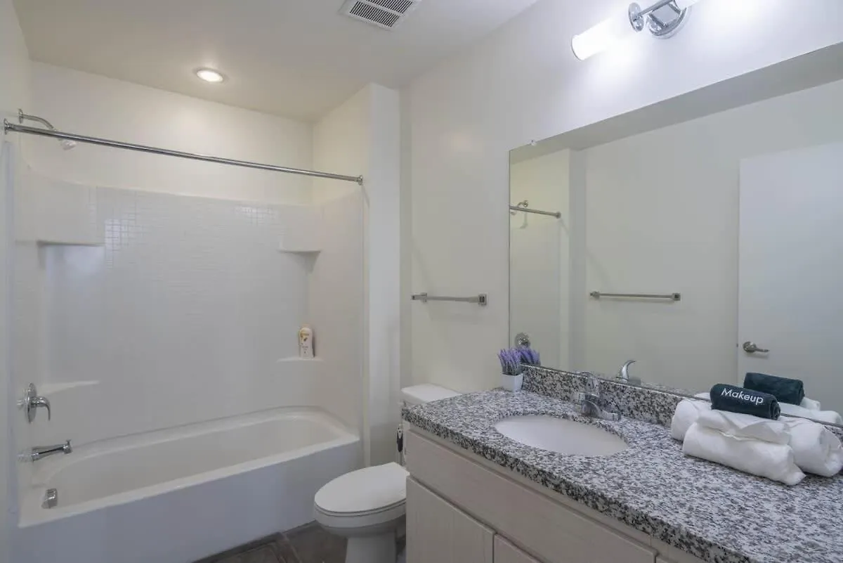 Apartment Detailed 2Bd - Central Dt- Gym, Pool, Parking Sleep8 Phoenix United States