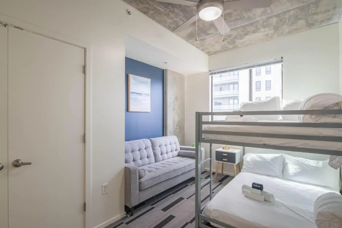 Detailed 2Bd - Central Dt- Gym, Pool, Parking Sleep8 Phoenix 0*,  United States